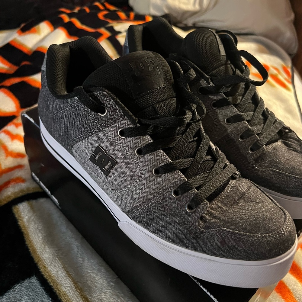 DC skate shoes